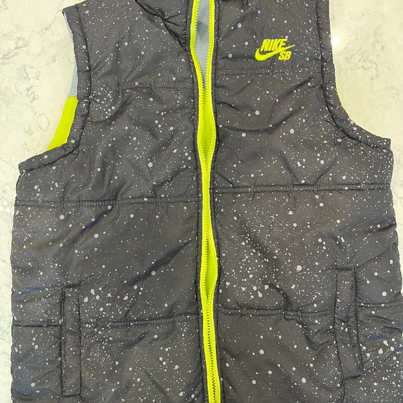 Nike Other - Nike SB Reversible Puffer Vest - Size L (Boys) CLEAN